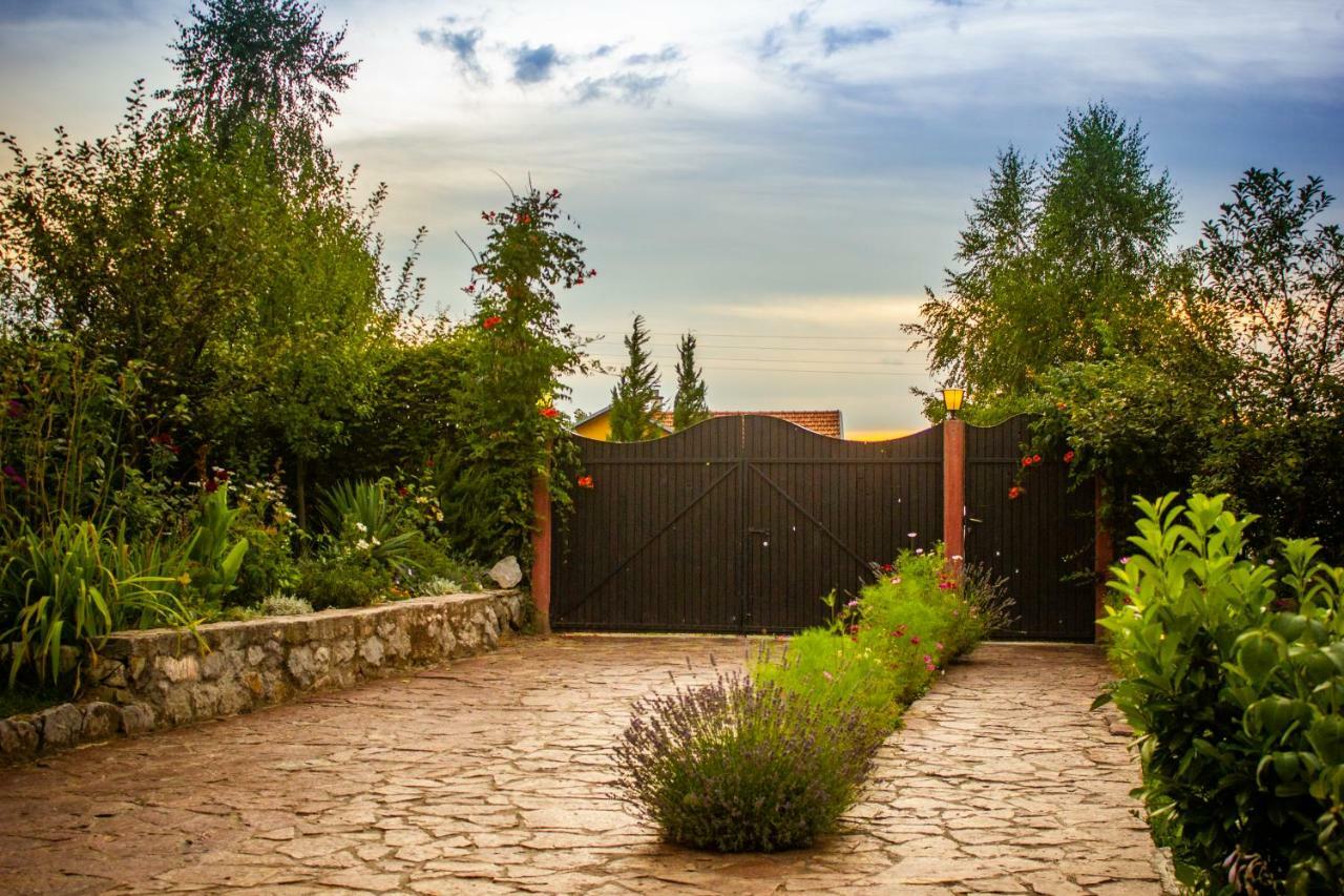 Villa Katarina With Pool Banja Luka Exterior foto