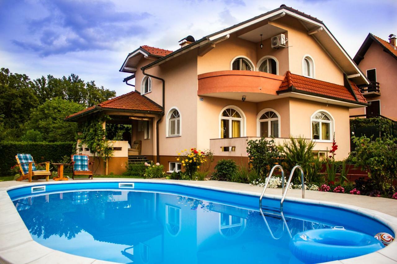 Villa Katarina With Pool Banja Luka Exterior foto